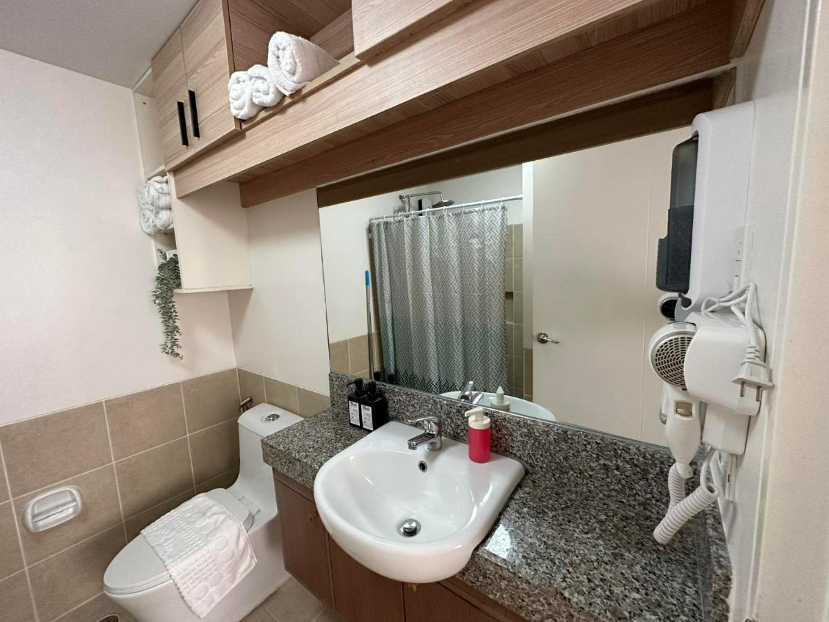 Celandine Residence In Quezon City 加洛坎 外观 照片